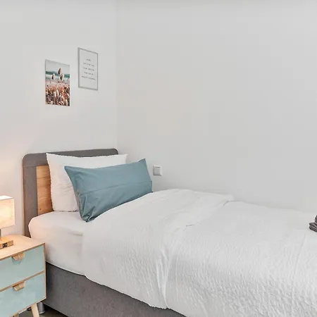 Aparthotel Lumiflats 3*